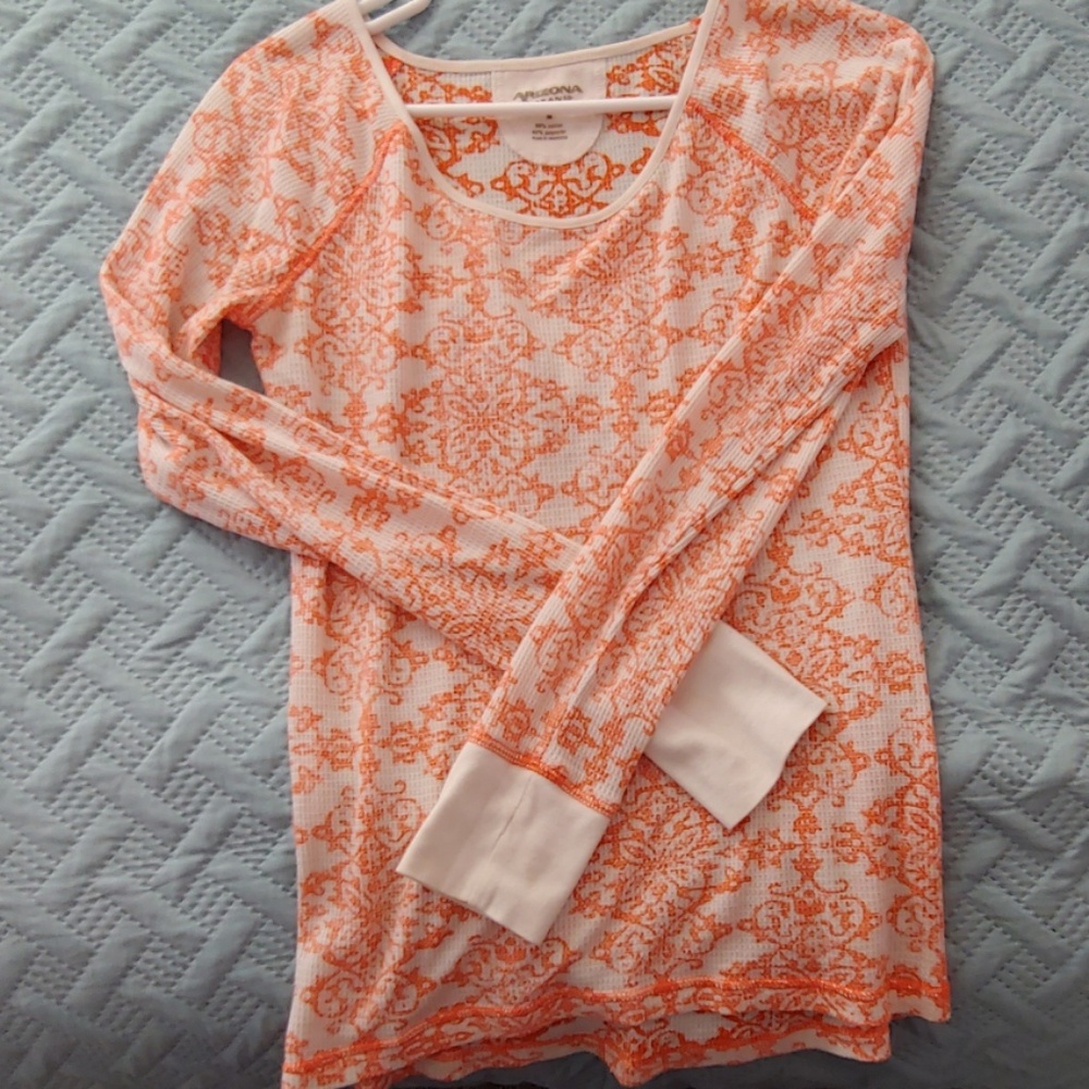 Long sleeve woman's shirt